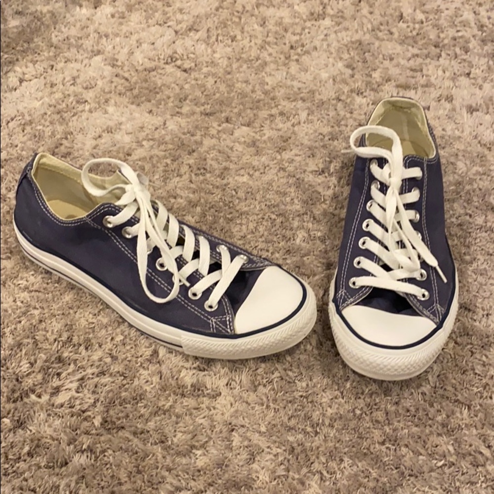 Men’s Blue & White Converse Size 9.